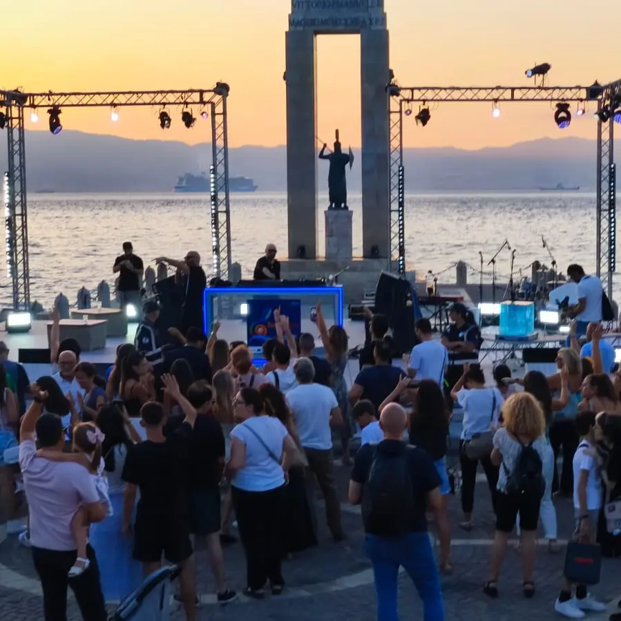 Sunsetland, rinviata a domani lunedì 21 luglio l’esibizione dell’artista internazionale Regard