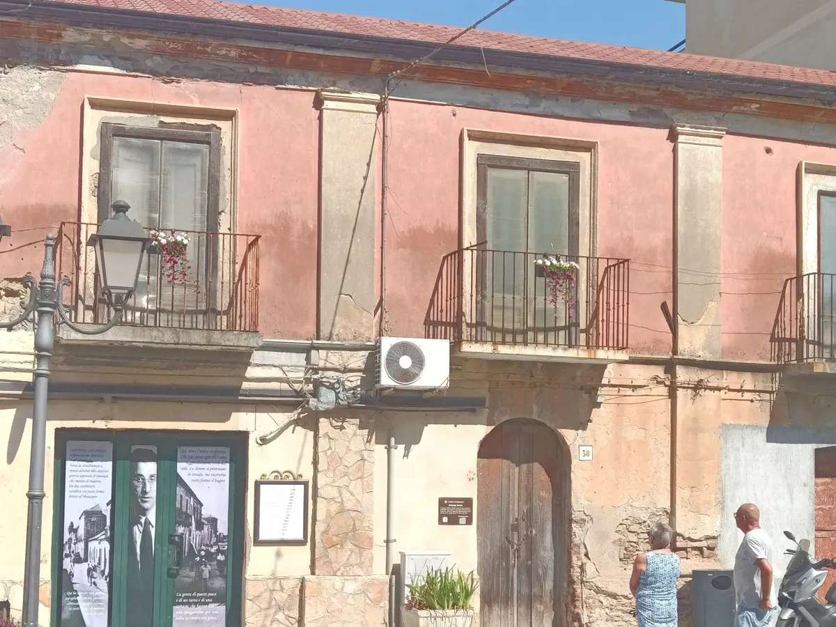 Brancaleone, la locanda Da Cesira e il bar Roma tra i “Luoghi pavesiani”
