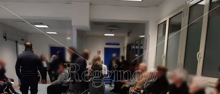 Pronto soccorso, quasi 4 ore d'attesa per le visite. In coda anche pazienti con patologie gravi