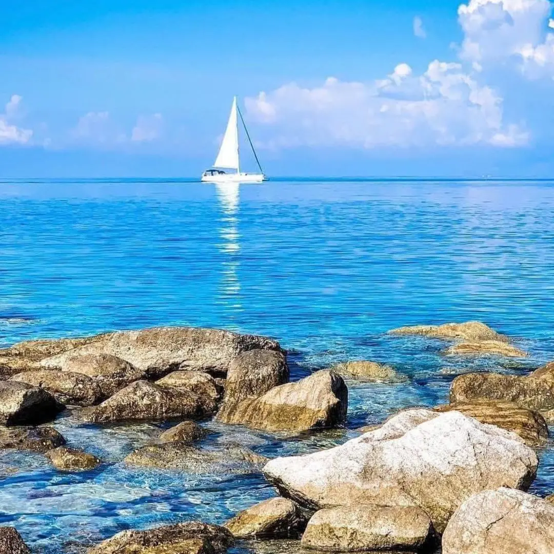 LA FOTO DEL GIORNO | Nel silenzio azzurro del tempo