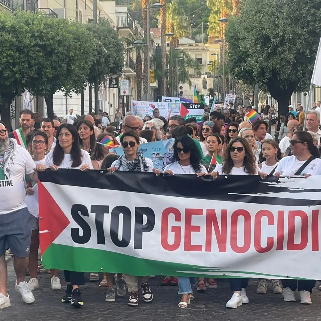 Melito chiama, la Calabria risponde: la marcia per la Palestina libera rompe il muro dell’indifferenza - FOTO