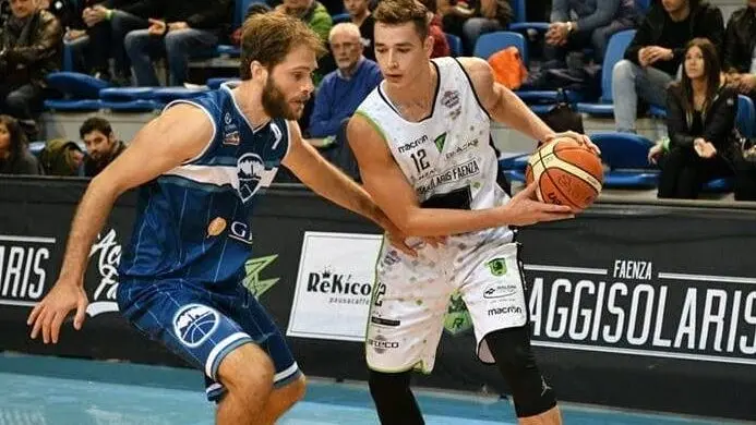 Reggio Viola, nuovo acquisto per la squadra con il triestino Mattia Zampa