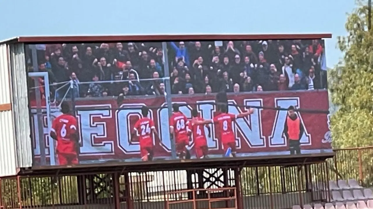 Blondett a un passo: la Reggina chiude, domani nero su bianco