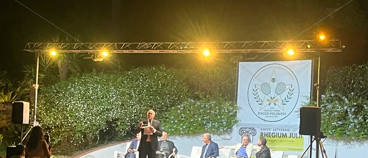 La Teologia è Sapienza, a Reggio monsignor Staglianò: «Ripensare il pensiero per esercitare una \"ragione credente\"» - VIDEO