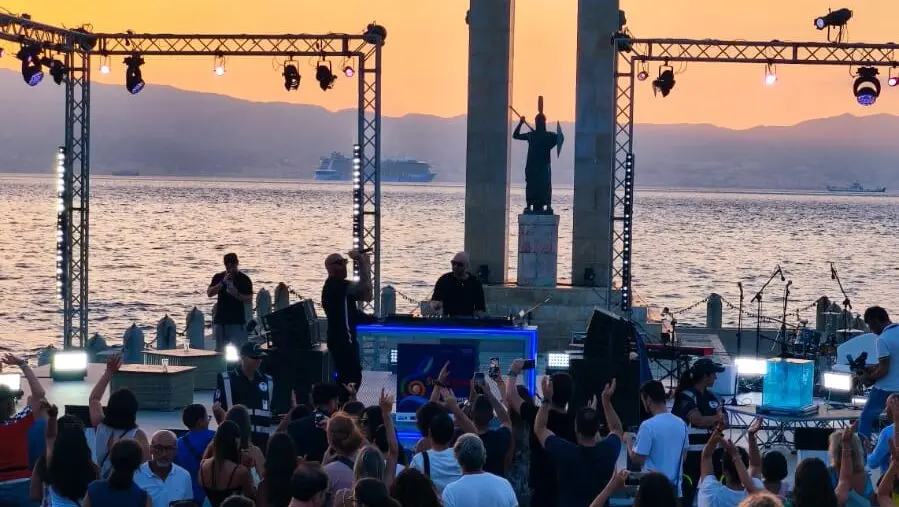 Sunsetland della discordia, il dj set che ad una settimana dal via non decolla tra critiche e aspettative
