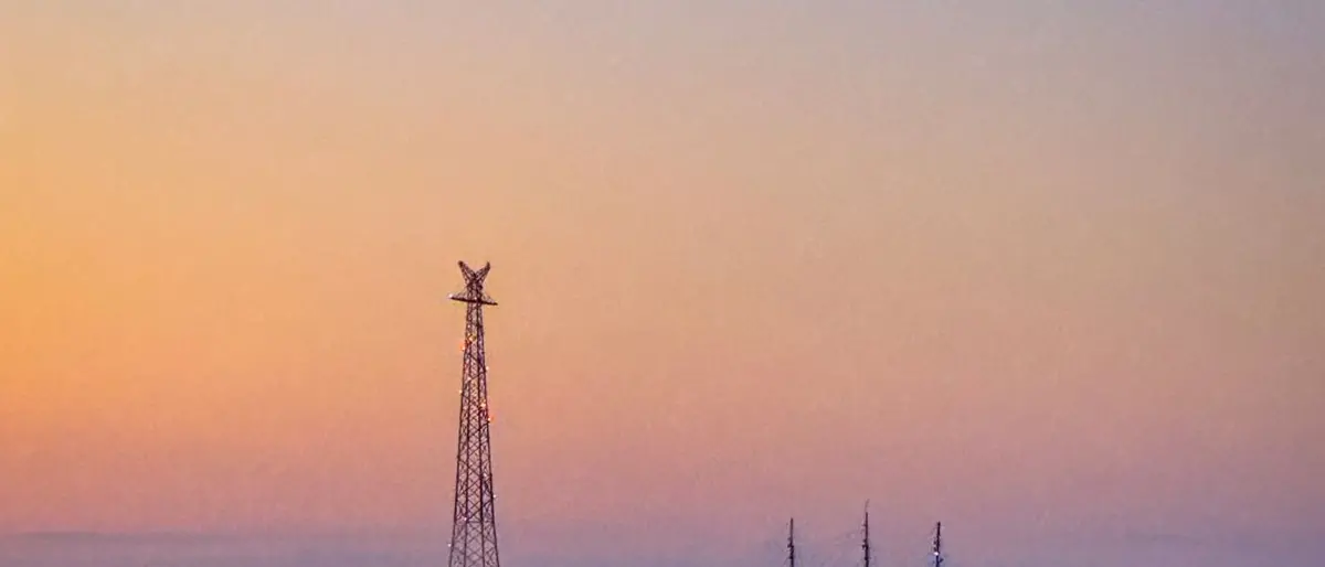 LA FOTO DEL GIORNO | Tra Faro e Vele: l’incanto dello Stretto