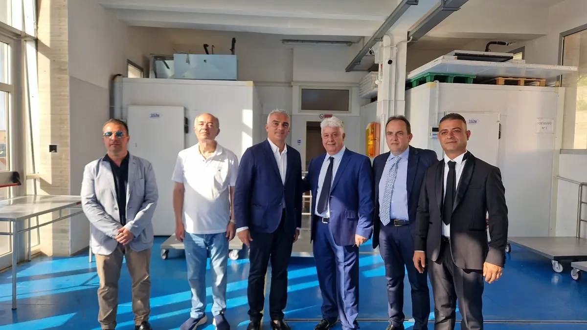 Reggio, al porto inaugurato il mercato ittico
