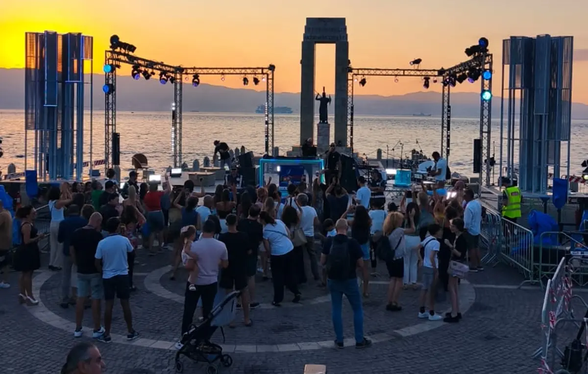 Sunsetland: il tramonto reggino è con il local DJ Gianfry e il sax di Demetrio Fortugno. Domani 9 agosto in scena Dj Flash