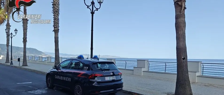 Bagnara: lavoratore in nero, cibo non tracciato e videosorveglianza abusiva. Chiuso stabilimento balneare