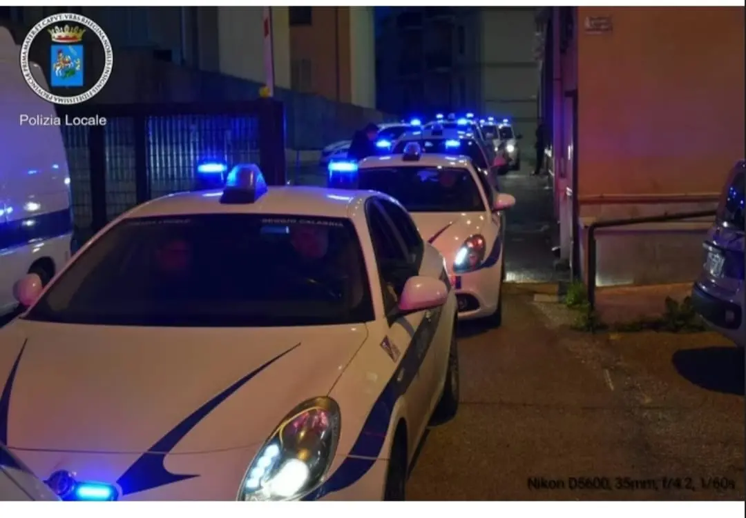 Reggio, abusi edilizi, immigrazione clandestina e occupazione di immobile pubblico: tre denunciati