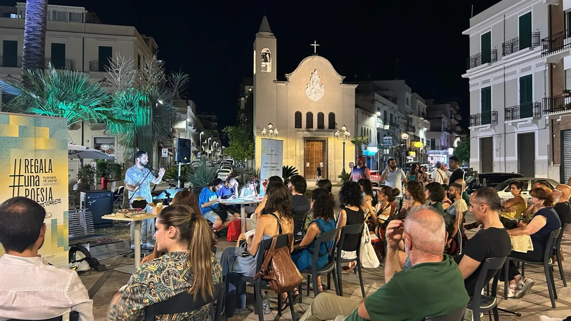 RegalaunaPoesia, emozioni in piazza con Roberto Modafferi: chiusura intensa il 24 luglio a Piazza del Carmine