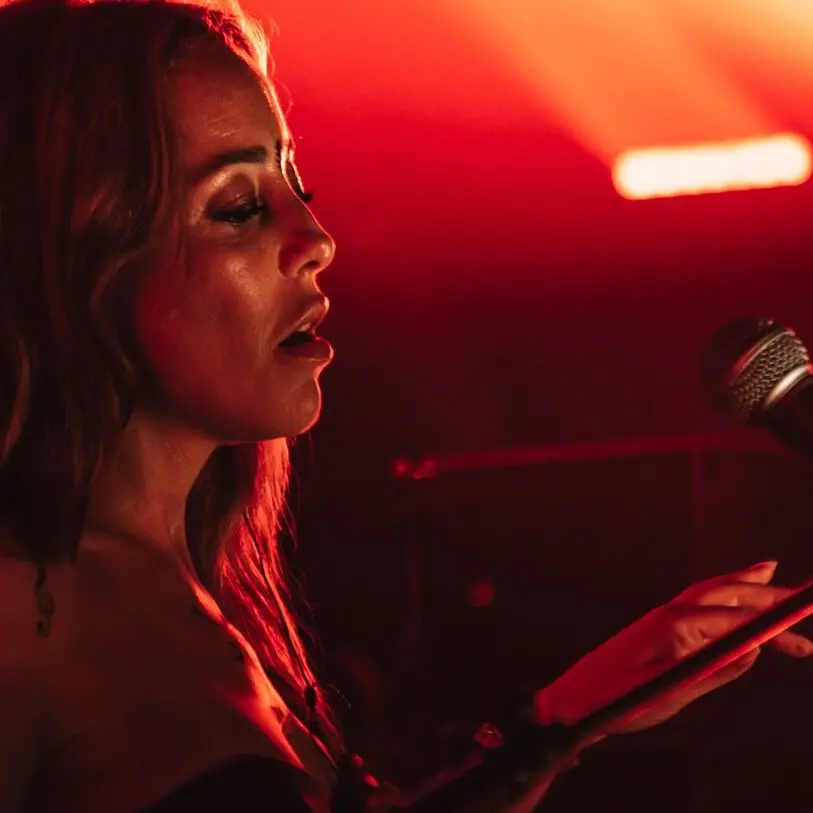 Mantra Vibes, la musica elettronica internazionale sbarca a Saline con Adassiya
