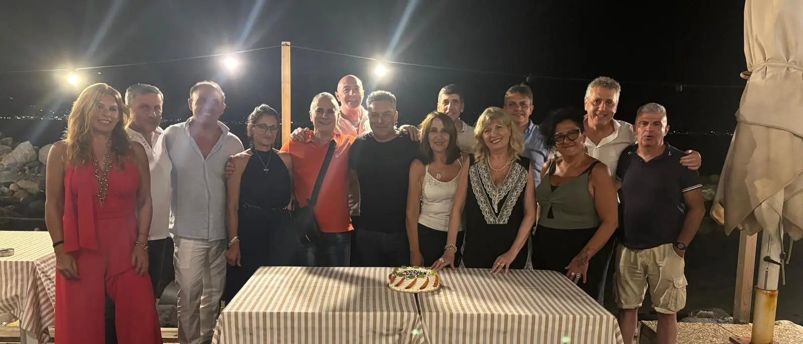 Reggio, ritrovarsi dopo 40 anni: l’emozione dei compagni di scuola dell’Istituto “Righi”