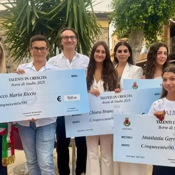 Gioia Tauro, conferite borse di studio ai \"Talenti in crescita\" delle scuole cittadine
