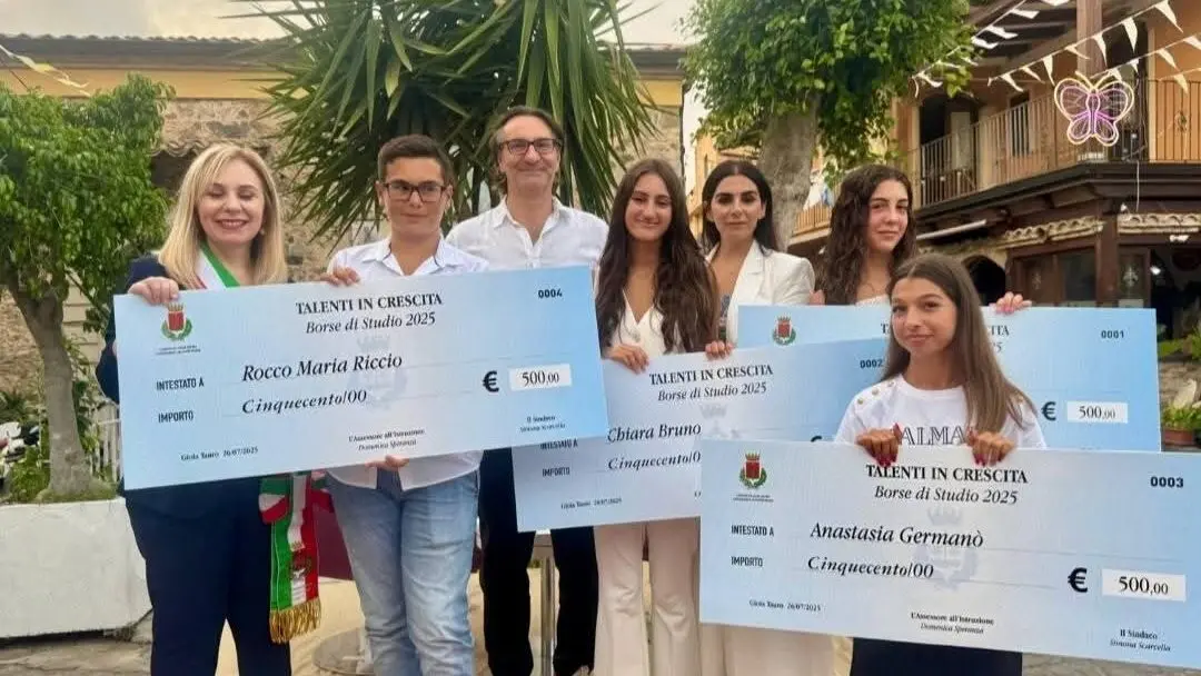 Gioia Tauro, conferite borse di studio ai \"Talenti in crescita\" delle scuole cittadine