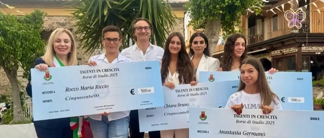 Gioia Tauro, conferite borse di studio ai \"Talenti in crescita\" delle scuole cittadine