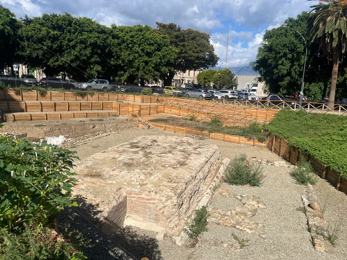 Reggio, gli scavi archeologici di piazza Garibaldi rimangono un'anteprima: lavori da concludere ma l'area è accessibile…