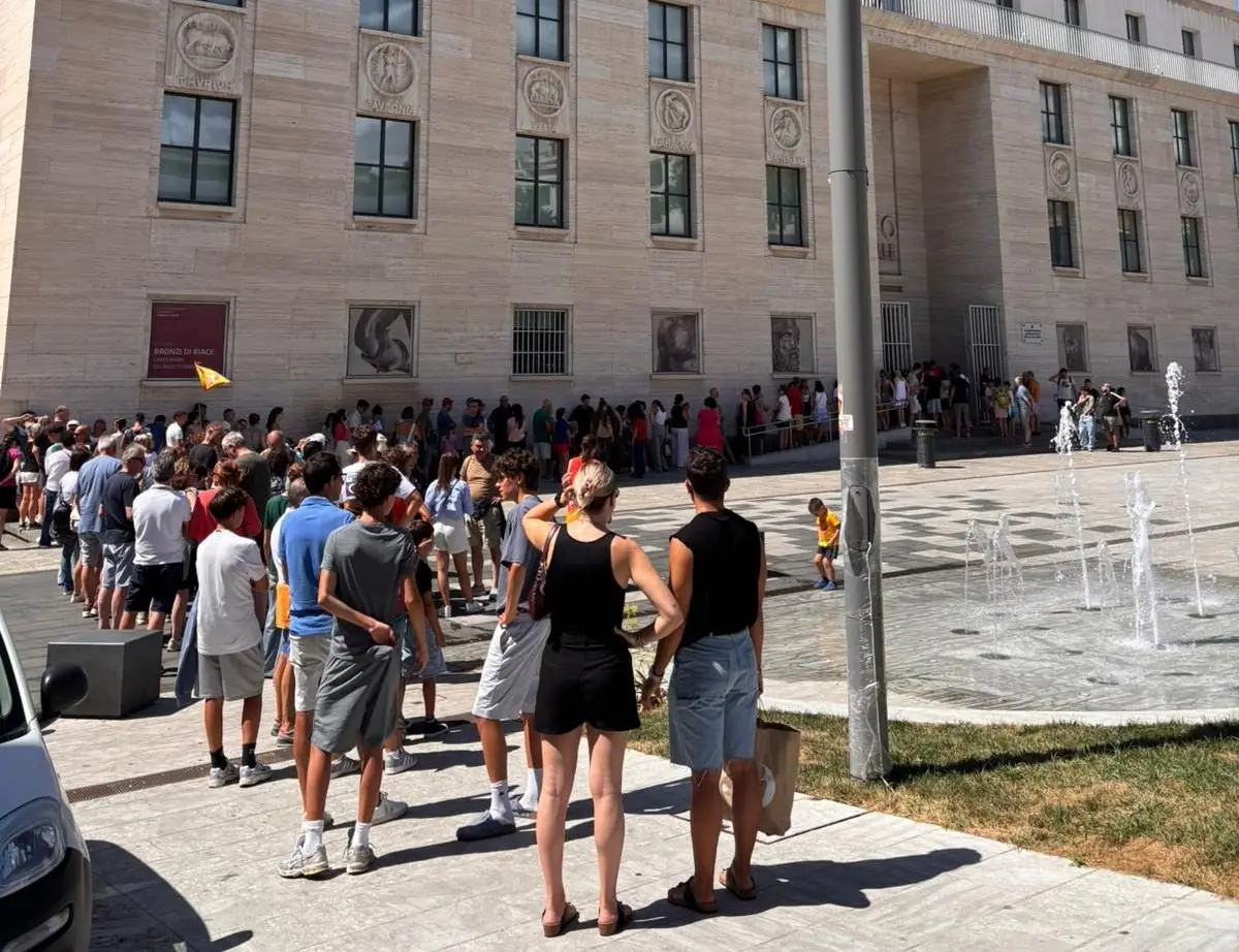 Turismo, Occhiuto: «La fila davanti al Museo di Reggio è il segno concreto di un cambiamento profondo»
