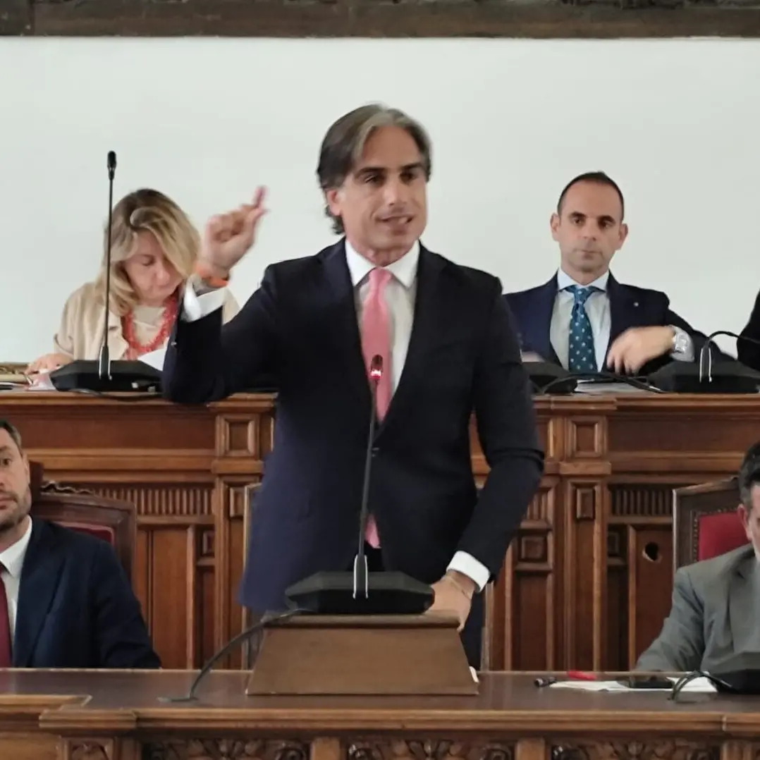 Consiglio Comunale, l'opposizione attacca ma Falcomatà suona il de profundis sull'alta velocità: «Stralciati dal governo 11 miliardi»