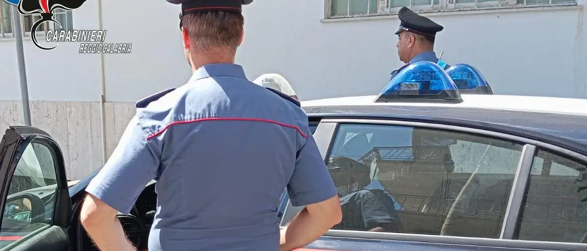 Bianco, lavoro nero in un ristorante: all'arrivo dei Carabinieri i camerieri tentano la fuga