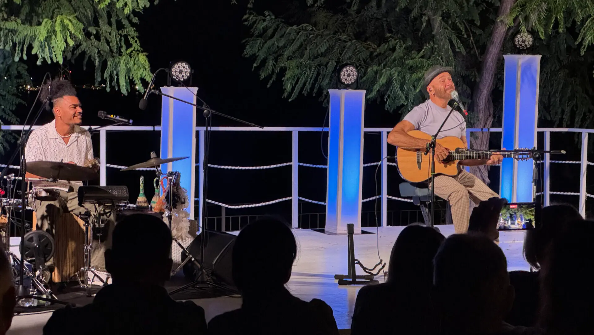 Mario Venuti ad Altafiumara Fest per cantare i Sud del mondo dalla Sicilia al ritmo carioca del Brasile - FOTO
