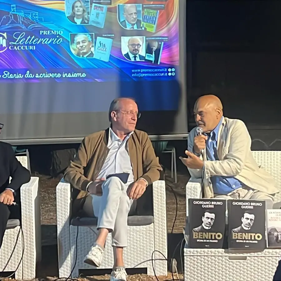 Dal libro su Mussolini allo spettacolo sui Bronzi: Bova ospita il Premio Caccuri e rilancia il suo ruolo nella rete culturale regionale - VIDEO e FOTO