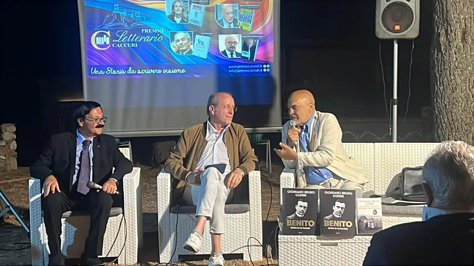Dal libro su Mussolini allo spettacolo sui Bronzi: Bova ospita il Premio Caccuri e rilancia il suo ruolo nella rete culturale regionale - VIDEO e FOTO
