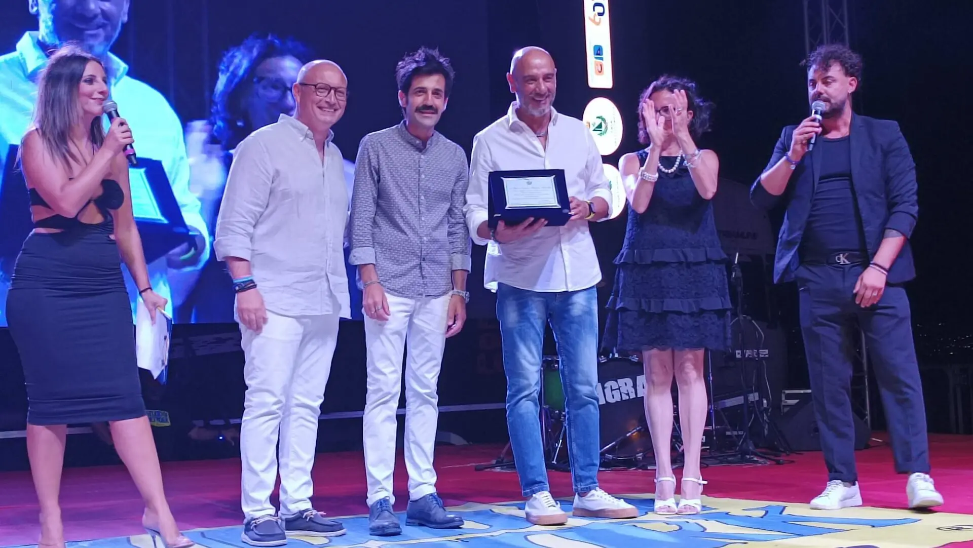 Traversata dello stretto allietata anche da una ricca Festa al porto turistico di Villa
