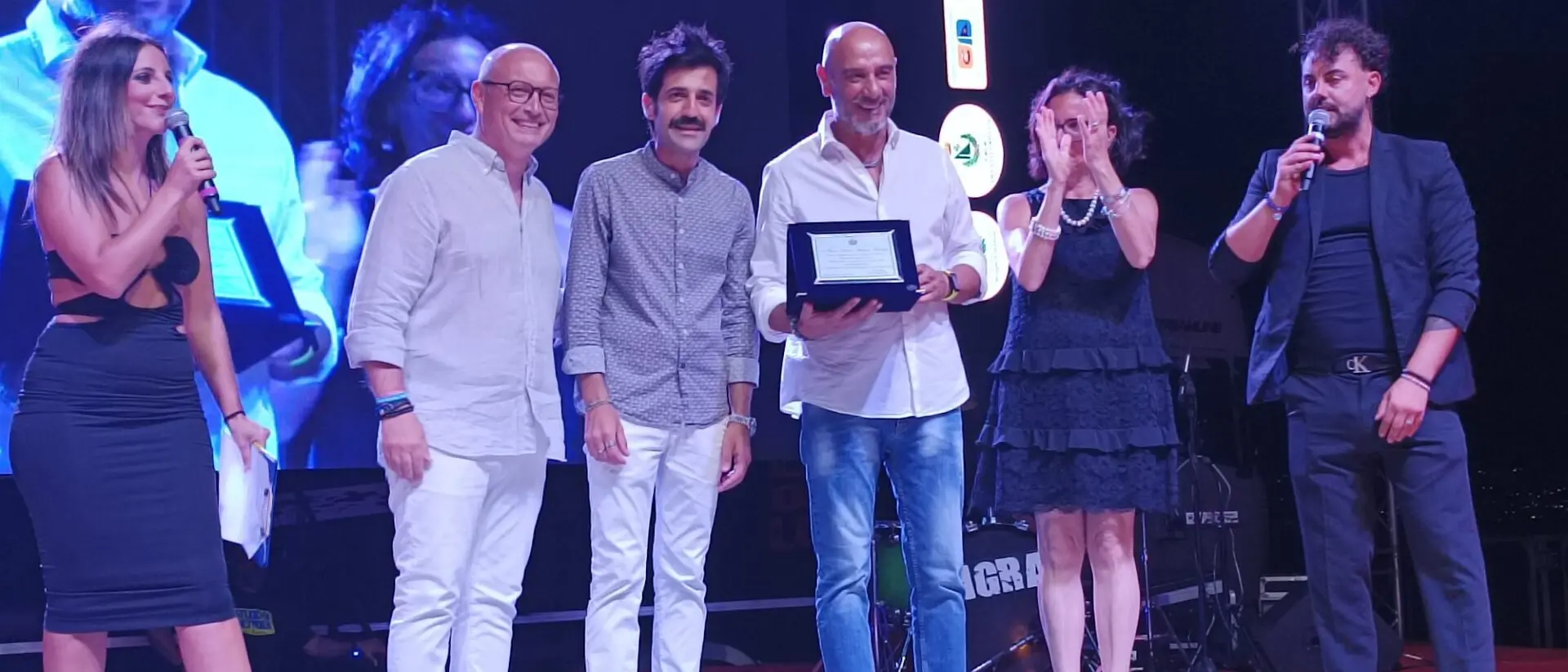 Traversata dello stretto allietata anche da una ricca Festa al porto turistico di Villa