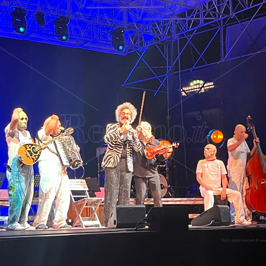 Dalle tenebre alla Luce, il viaggio poetico e leggero di Simone Cristicchi fa tappa a CatonaTeatro 40 - FOTO e VIDEO