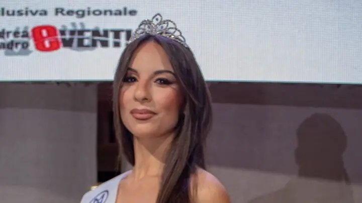 Francesca Comandè vince la tappa di Miss Mondo a San Ferdinando