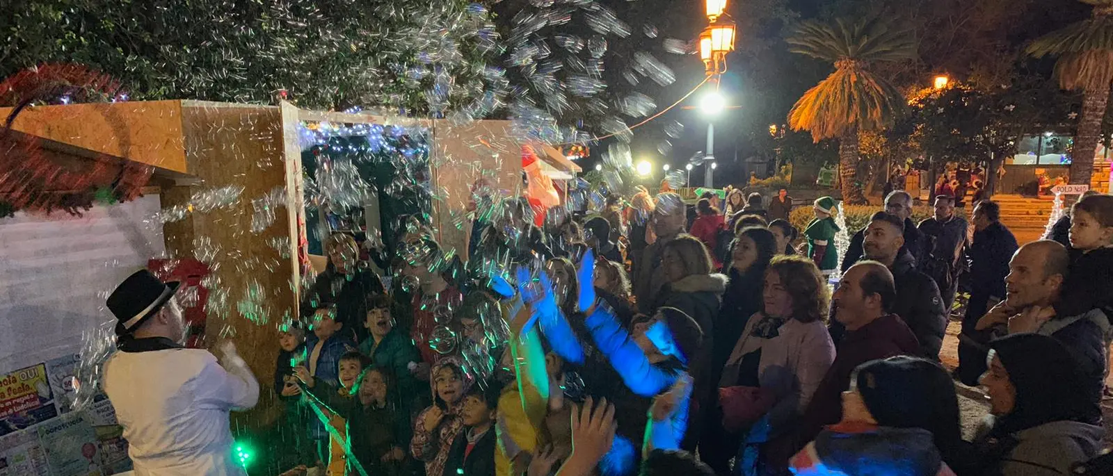 La magia del villaggio di Santa Claus accende il Natale nella villa comunale