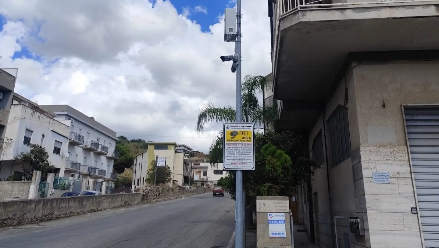 Villa San Giovanni, attivi i varchi di videosorveglianza “Cerbero”: scattano i controlli agli ingressi della città