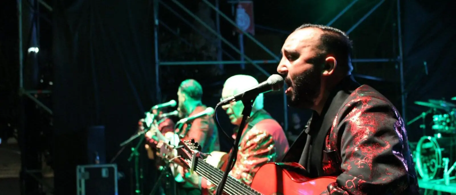 Ritmi gitani e piazza in festa: i Gipsy Kings di Pablo Reyes conquistano Pellegrina - FOTO