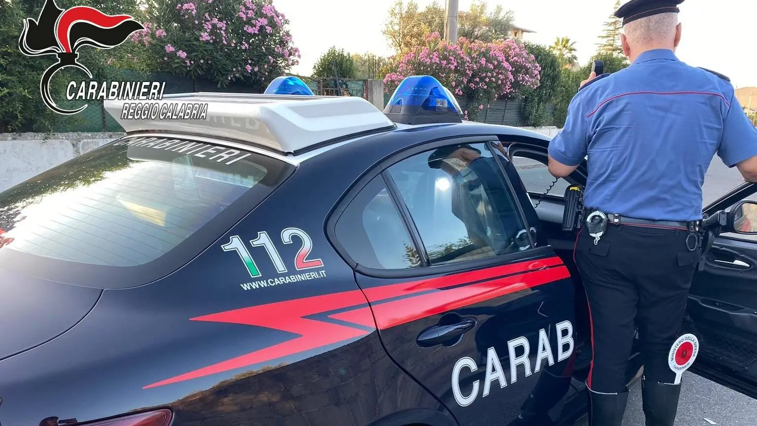 Roccella, Carabiniere libero dal servizio sventa furto di autovettura sul lungomare