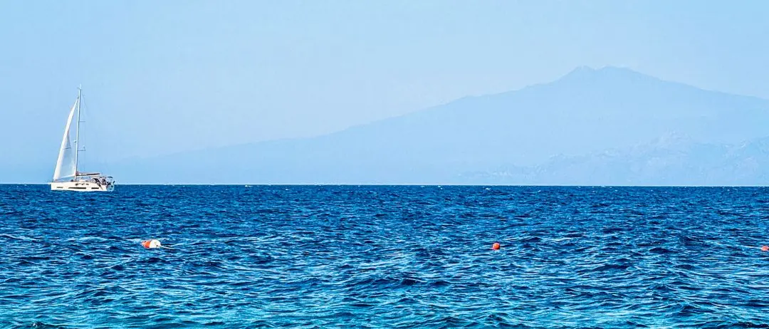 LA FOTO DEL GIORNO | Sguardi d'infanzia sul Mediterraneo