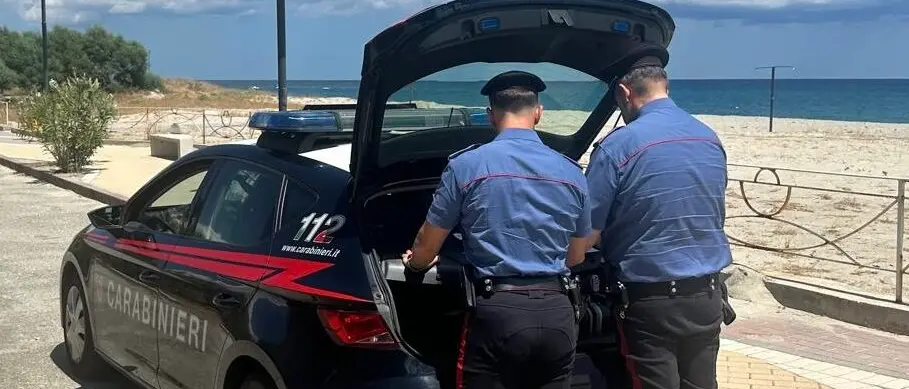 San Lorenzo e Condofuri, irregolarità in due lidi: quattro persone denunciate e sanzioni per oltre 9mila euro