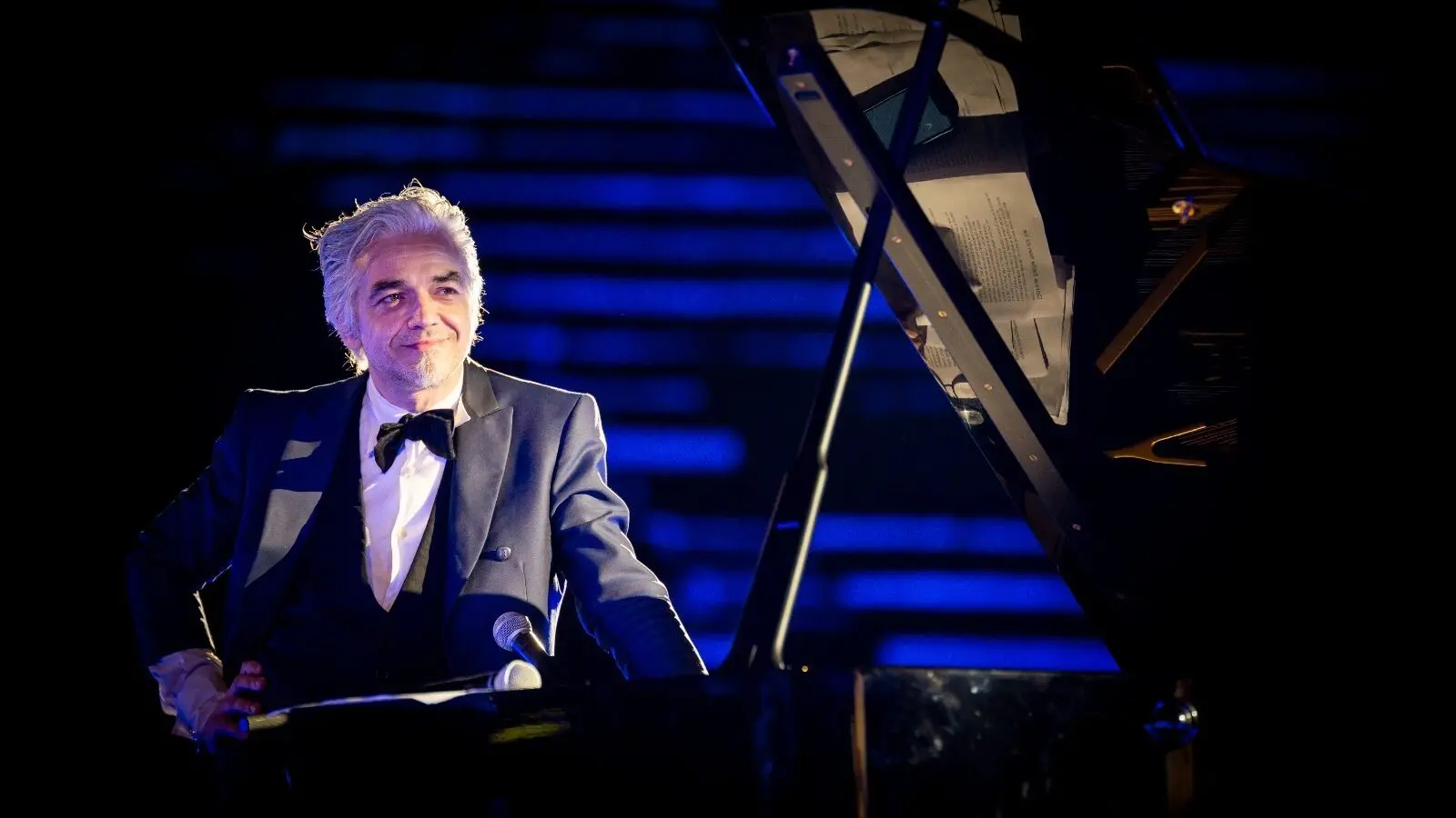 Morgan a Villa San Giovanni, tra filosofia della musica e la critica al mainstream: «La musica è un atto di rispetto, il pubblico non va tradito»