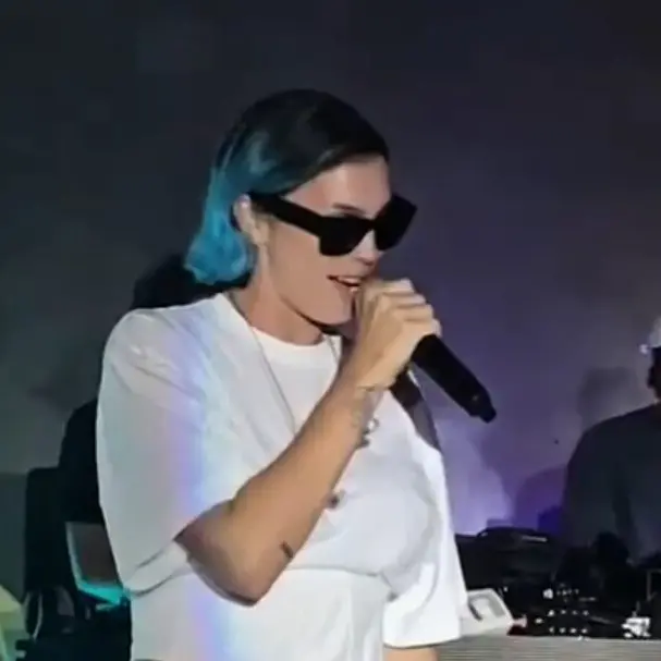 Rose Villain infiamma il Sunset di Locri e svela il suo legame con la Calabria