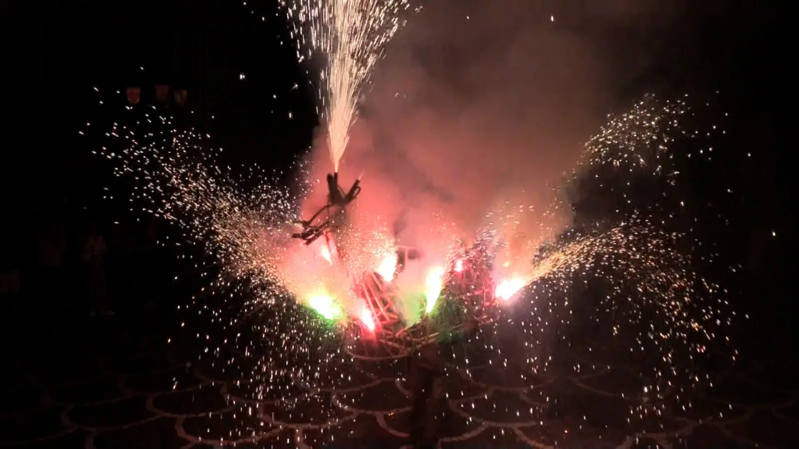 “U Ballu du Camiddu”, la danza di fuoco che accende l'anima di Bova - VIDEO