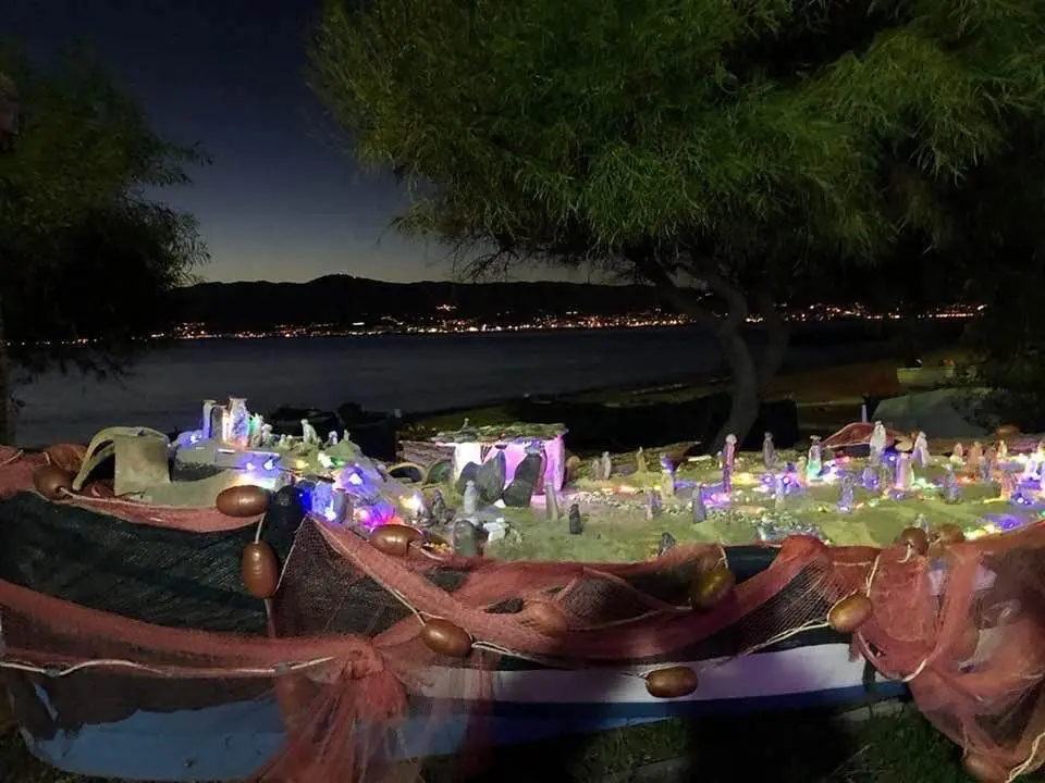 A Gallico Marina i pescatori danno vita al presepe marinaro