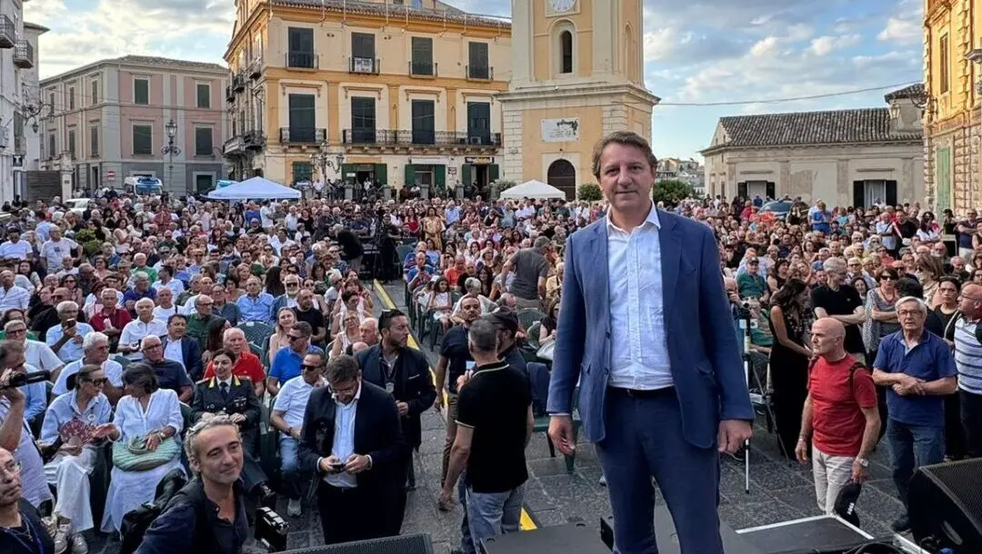Tridico annuncia la candidatura alla Presidenza della Calabria: «È il tempo del coraggio»