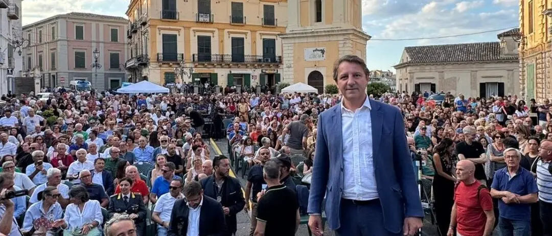 Tridico annuncia la candidatura alla Presidenza della Calabria: «È il tempo del coraggio»