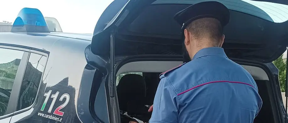 Melito Porto Salvo, “dinner show”, fuochi d’artificio abusivi e 2 lavoratori in nero in un lido: 4 denunce e pesanti sanzioni