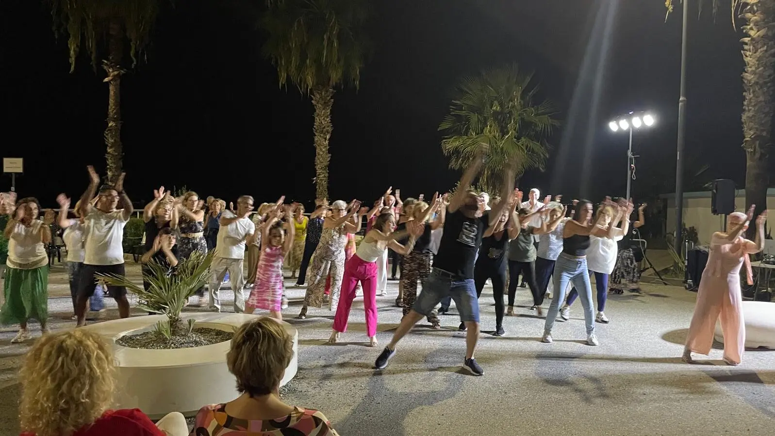Catona, Piazza Domenico e Chiara animata da un momento di festa