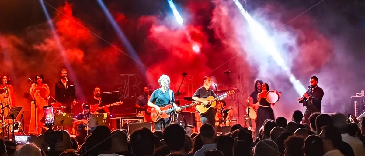Max Gazzè conquista Oppido: il pop d’autore incontra la tradizione calabrese - FOTO