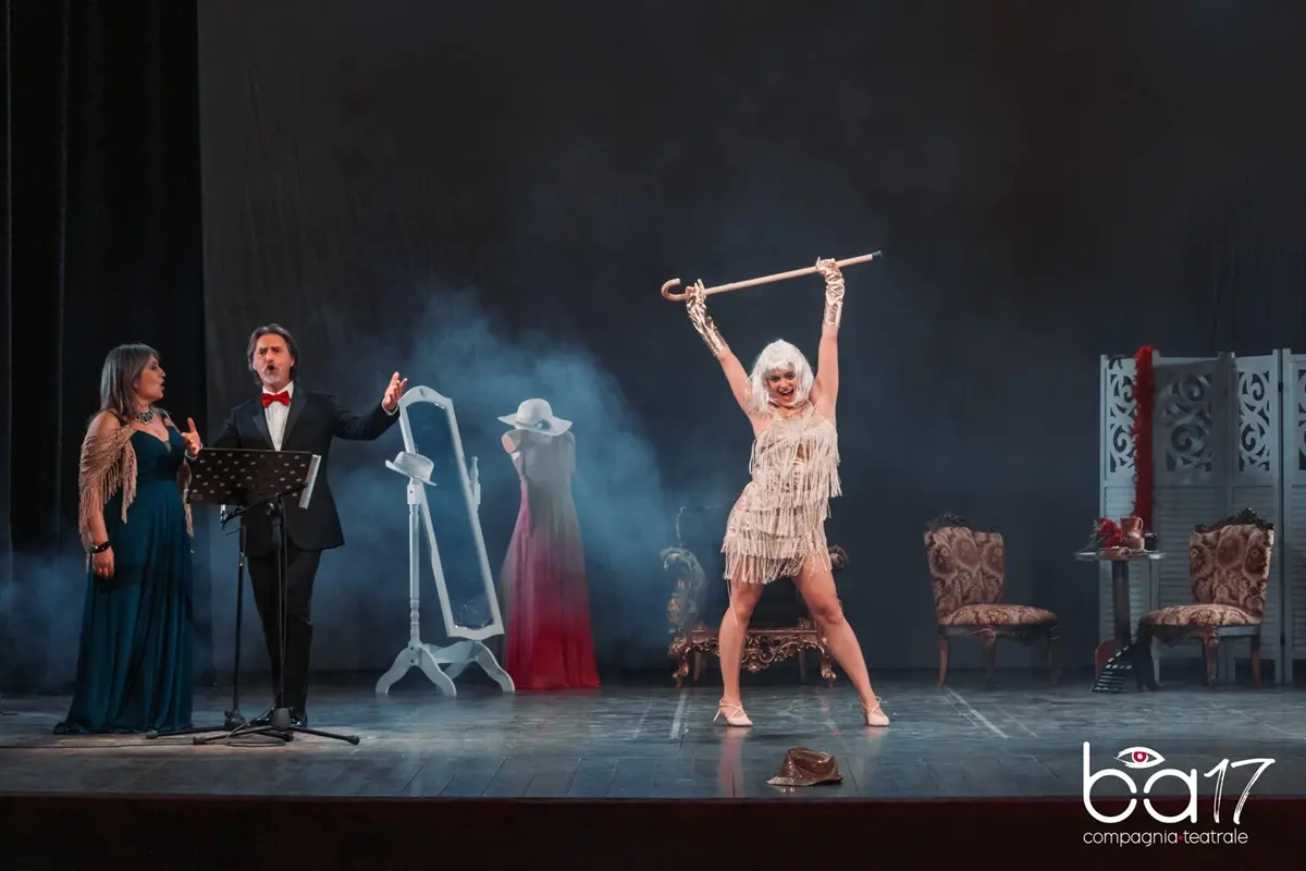 Al ReggioFest 2025 la commedia Baci d'amore & canzoni\"