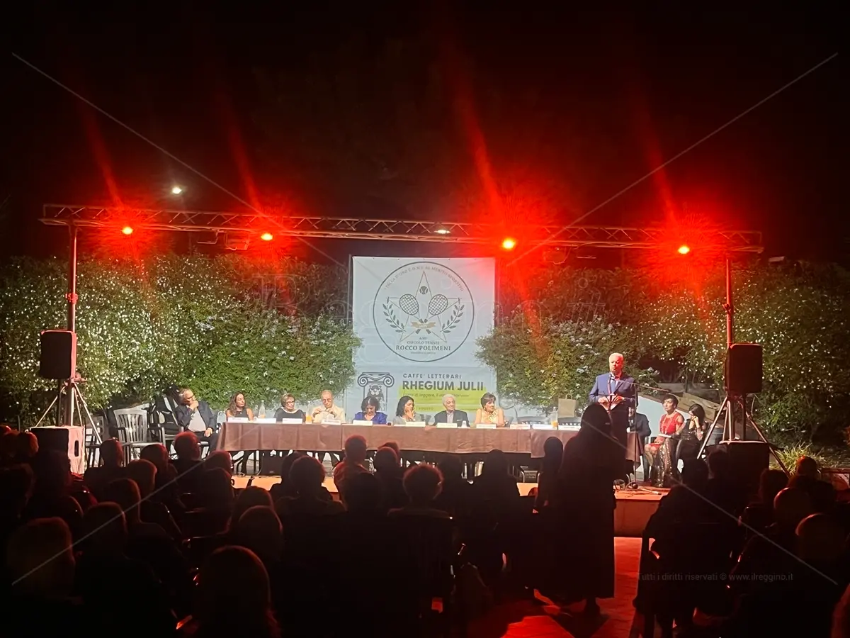 La Poesia come inno alla Pace senza confini, a Reggio il premio “Giuseppe Casile” a Josè Manuel De Vasconcelos e a Kieu Bich Hau - FOTO e VIDEO