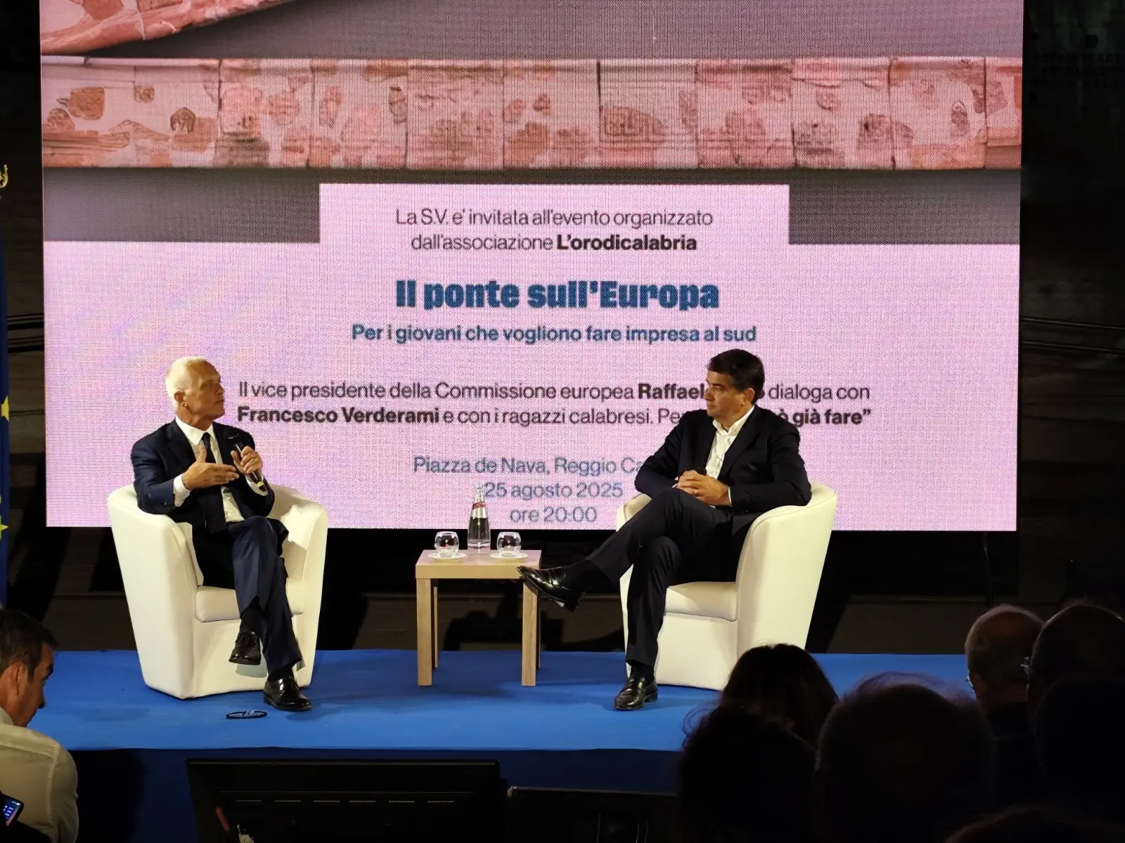 “Un ponte c’è già”, Fitto spiega l’Europa ai giovani calabresi e promuove la Commissione: «Nuove priorità per le Politiche di Coesione»