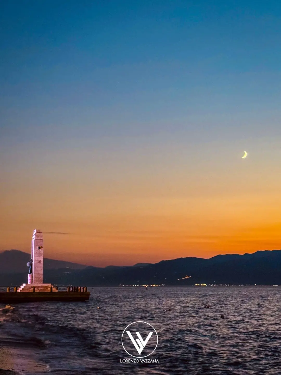 LA FOTO DEL GIORNO | Custode del tramonto